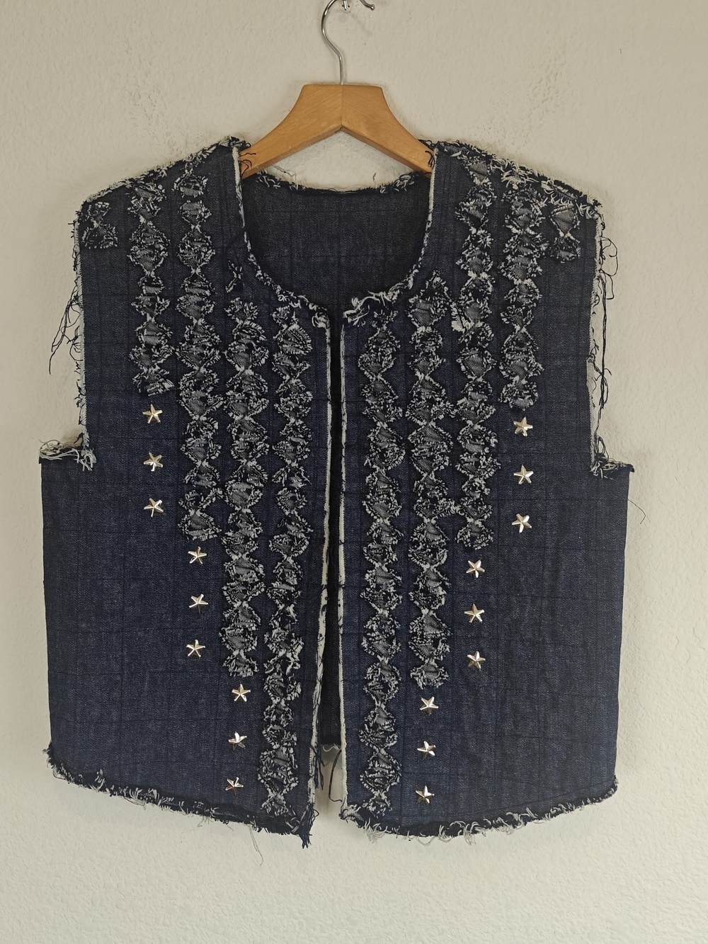 VTG Heavyweight Studded Star Denim Vest | Frayed Boho Western Moto Layer M